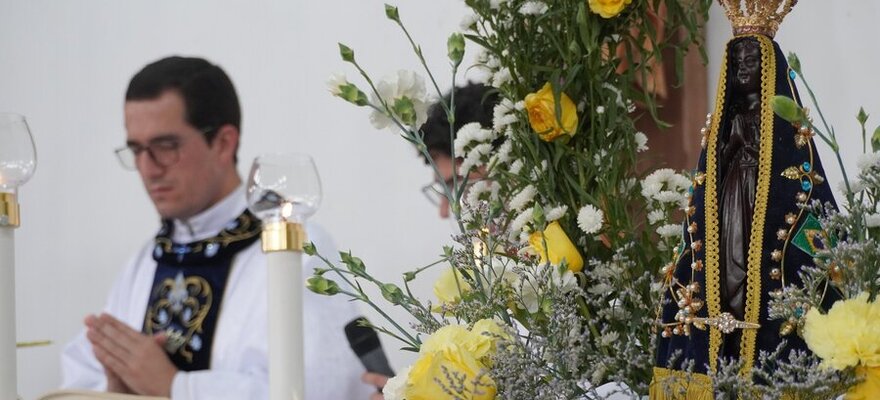 Paróquia Santo Antônio Celebra Nossa Senhora Aparecida com Missa, Consagração e Oração do Rosário