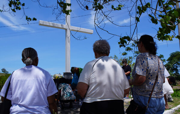 Dia de Finados reúne de fiéis no Cemitério Memorial da Igualdade